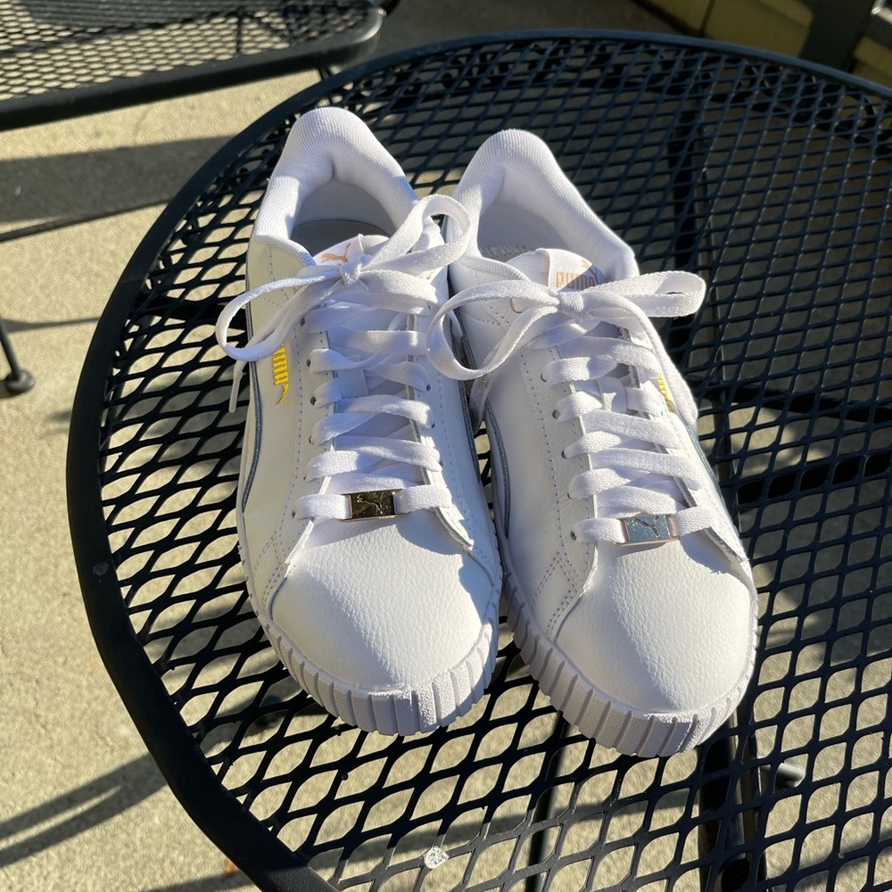 Puma tennis shoes sneakers 7.5 or 7.0